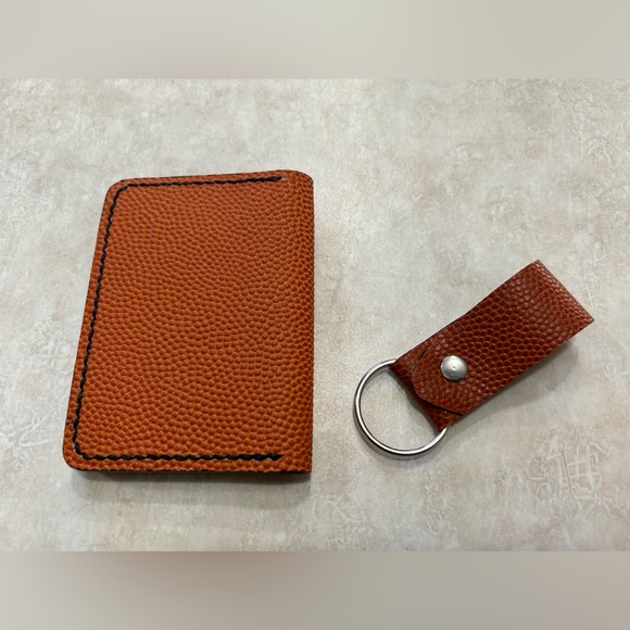 Genuine Horween Basketball Leather Bifold  Pocket Wallet Card Holder W/Key Ring - Picture 3 of 5